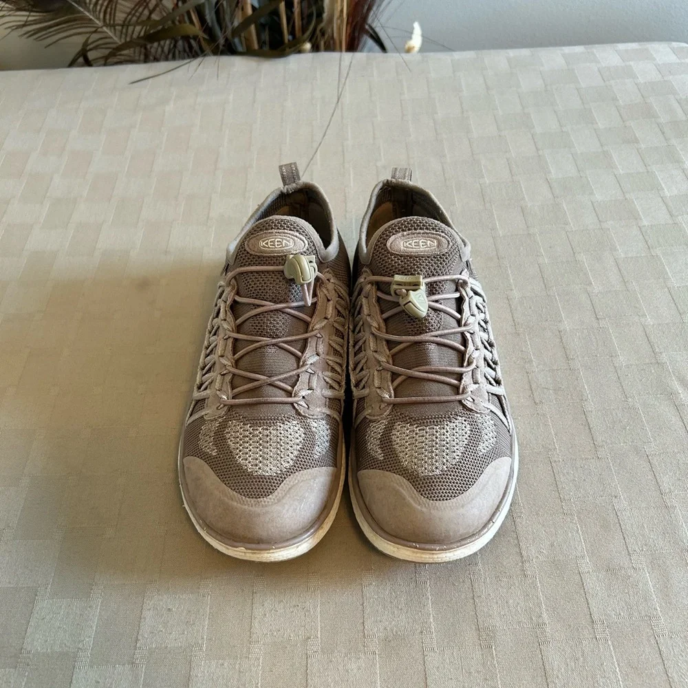Keen Uneek Exo Trainers in Ethereal/Plaza Taupe